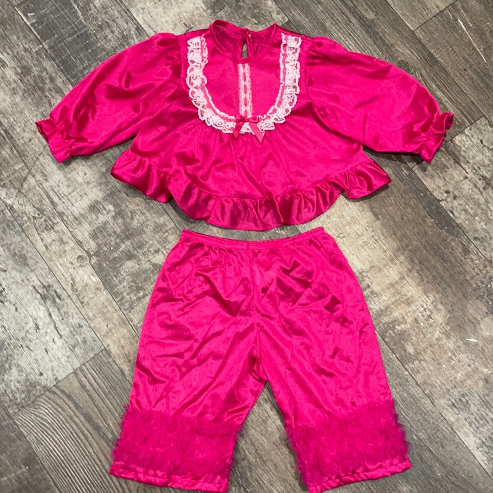 Toddler girl 24mo... pajamas Brand Laura Darrel